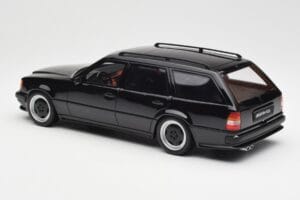 Mercedes 300 TE AMG S124 Czarny Otto 1:18 OT147 Żywica — zdjęcie 5 z 6