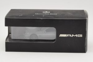 Mercedes SL 65 AMG R230 Srebrny Minichamps 1:43 B66960601 Metal — zdjęcie 4 z 4