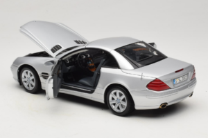 Mercedes SL R129 Srebrny Minichamps 1:18 B66962133 Metal — zdjęcie 7 z 10