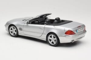 Mercedes SL R230 Srebrny Maisto 1:18 B66962125 Metal — zdjęcie 7 z 8
