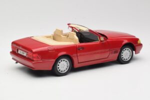 Mercedes SL500 R129 Czerwony Revell 1:18 08927 Metal — zdjęcie 3 z 8