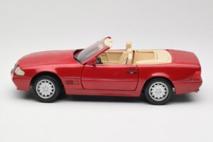 Mercedes SL500 R129 Czerwony Revell 1:18 08927 Metal — zdjęcie 4 z 8