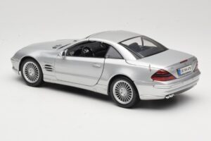 Mercedes SL55 AMG R230 Srebrny Maisto 1:18 36894 Metal — zdjęcie 7 z 8