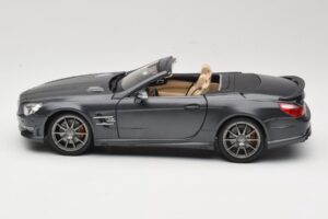 Mercedes SL65 AMG Black Series R230 Matte Black Maisto 1:18 36198 Metal — zdjęcie 4 z 8