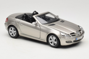 Mercedes SLK R171 Jasny Brąz Metalik Maisto 1:18 31674-R1 Metal — zdjęcie 6 z 8