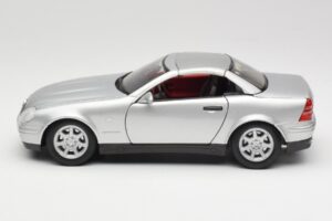 Mercedes SLK R170 Roadster Srebrny Maisto 1:18 31674 Metal — zdjęcie 3 z 9