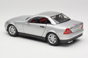 Mercedes SLK R170 Roadster Srebrny Maisto 1:18 31674 Metal — zdjęcie 4 z 9