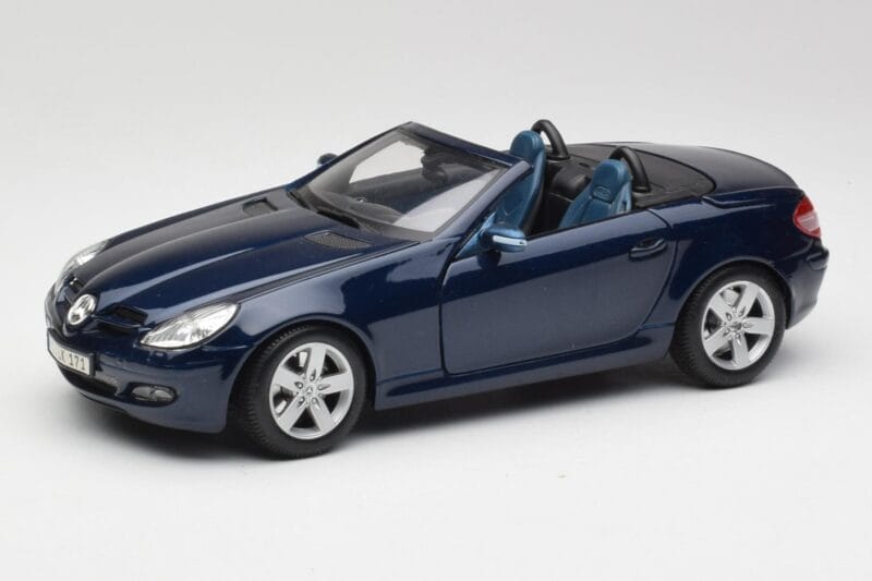 Mercedes SLK R171 Niebieski Maisto 1:18 B66962190 Metal