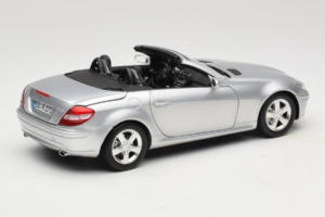 Mercedes SLK R171 Srebrny Minichamps 1:18 B66962318 Metal — zdjęcie 3 z 9