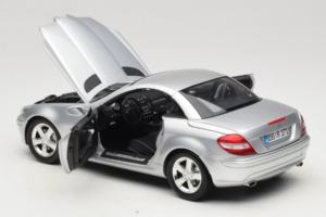 Mercedes SLK R171 Srebrny Minichamps 1:18 B66962318 Metal — zdjęcie 5 z 9