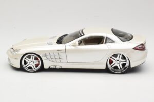 Mercedes SLR McLaren C199 Biały Maisto 1:18 31068 Metal — zdjęcie 4 z 8