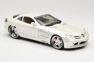 Mercedes SLR McLaren C199 Biały Maisto 1:18 31068 Metal — zdjęcie 6 z 8