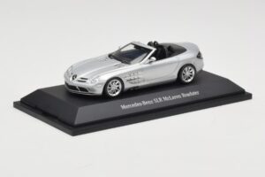 Mercedes SLR McLaren Roadster Crystal Laurit Silver Minichamps 1:43 B66961005 Metal — zdjęcie 2 z 4