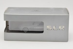 Mercedes SLR McLaren Roadster Crystal Laurit Silver Minichamps 1:43 B66961005 Metal — zdjęcie 4 z 4
