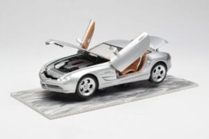 Mercedes SLR Vision Srebrny Limitowana Edycja Z Aluminiową Podstawką Bburago 1:18 B66962102 Metal — zdjęcie 2 z 8