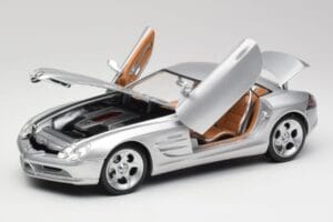 Mercedes SLR Vision Liquid Srebrny Maisto 1:18 B66962101 Metal — zdjęcie 2 z 8
