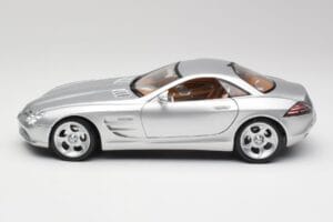 Mercedes SLR Vision Liquid Srebrny Maisto 1:18 B66962101 Metal — zdjęcie 4 z 8