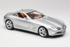 Mercedes SLR Vision Liquid Srebrny Maisto 1:18 B66962101 Metal — zdjęcie 6 z 8