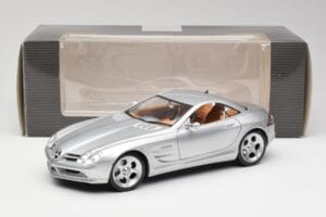 Mercedes SLR Vision Liquid Srebrny Maisto 1:18 B66962101 Metal — zdjęcie 8 z 8