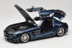 Mercedes SLS AMG Black Series Daytona Blue Metallic Minichamps 1:18 110033026 Metal — zdjęcie 2 z 8