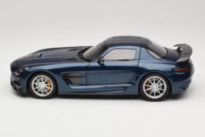 Mercedes SLS AMG Black Series Daytona Blue Metallic Minichamps 1:18 110033026 Metal — zdjęcie 4 z 8