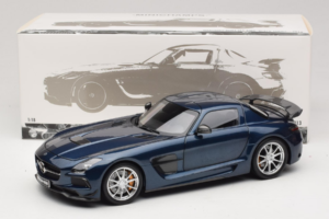 Mercedes SLS AMG Black Series Daytona Blue Metallic Minichamps 1:18 110033026 Metal — zdjęcie 8 z 8