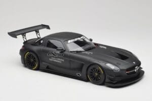 Mercedes AMG SLS C197 GT3 45 lat Driving Performance Minichamps 1:18 151133100 Metal — zdjęcie 4 z 6
