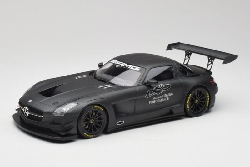 Mercedes AMG SLS C197 GT3 45 lat Driving Performance Minichamps 1:18 151133100 Metal