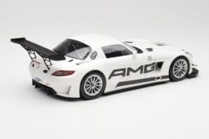 Mercedes AMG SLS C197 GT3 Street Biały Minichamps 1:18 151123107 Metal — zdjęcie 2 z 6
