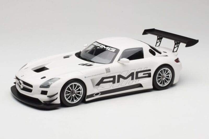 Mercedes AMG SLS C197 GT3 Street Biały Minichamps 1:18 151123107 Metal