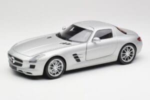 Mercedes SLS AMG C197 Iridium Srebrny Minichamps 1:18 100039026 Metal