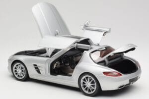 Mercedes SLS AMG C197 Iridium Srebrny Minichamps 1:18 100039026 Metal — zdjęcie 5 z 8