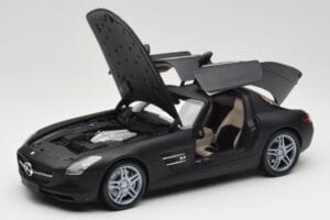 Mercedes SLS AMG C197 Matte Black Minichamps 1:18 100039027 Metal — zdjęcie 2 z 8