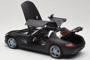 Mercedes SLS AMG C197 Matte Black Minichamps 1:18 100039027 Metal — zdjęcie 5 z 8