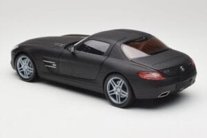 Mercedes SLS AMG C197 Matte Black Minichamps 1:18 100039027 Metal — zdjęcie 7 z 8