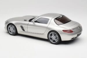 Mercedes SLS AMG C197 Matt Srebrny Minichamps 1:18 100039029 Metal — zdjęcie 7 z 8