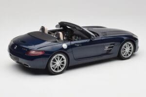Mercedes SLS AMG R197 Roadster South Seas Niebieski Minichamps 1:18 100039031 Metal — zdjęcie 3 z 8