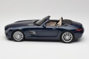 Mercedes SLS AMG R197 Roadster South Seas Niebieski Minichamps 1:18 100039031 Metal — zdjęcie 4 z 8
