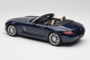 Mercedes SLS AMG R197 Roadster South Seas Niebieski Minichamps 1:18 100039031 Metal — zdjęcie 7 z 8