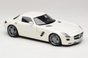 Mercedes SLS AMG Designo Mystic White Museum Edition Minichamps 1:18 B66055551 Metal — zdjęcie 6 z 8