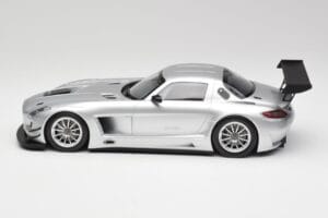 Mercedes SLS AMG GT3 C197 Street Srebrny Minichamps 1:18 151113100 Metal — zdjęcie 3 z 6