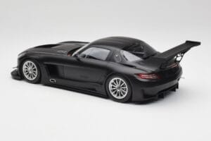 Mercedes SLS AMG GT3 C197 Street Matt Czarny Minichamps 1:18 151113101 Metal — zdjęcie 5 z 6