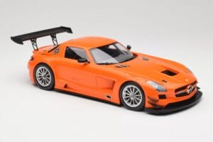 Mercedes SLS AMG GT3 C197 Street Pomarańczowy Minichamps 1:18 151113105 Metal — zdjęcie 4 z 6