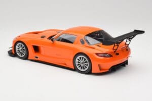 Mercedes SLS AMG GT3 C197 Street Pomarańczowy Minichamps 1:18 151113105 Metal — zdjęcie 5 z 6