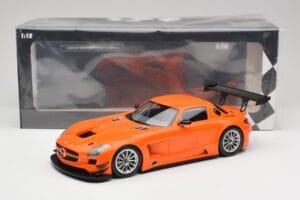 Mercedes SLS AMG GT3 C197 Street Pomarańczowy Minichamps 1:18 151113105 Metal — zdjęcie 6 z 6