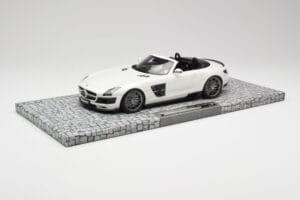 Mercedes Brabus SLS AMG 700 Biturbo Roadster Pearl Biały Minichamps 1:18 107032130 Metal