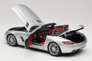 Mercedes SLS AMG Roadster Iridium Srebrny Minichamps 1:18 B66960078 Metal — zdjęcie 5 z 8