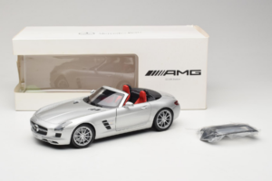 Mercedes SLS AMG Roadster Iridium Srebrny Minichamps 1:18 B66960078 Metal — zdjęcie 8 z 8