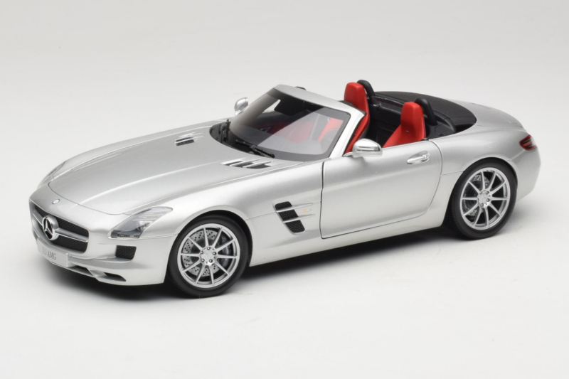Mercedes SLS AMG Roadster Iridium Srebrny Minichamps 1:18 B66960078 Metal