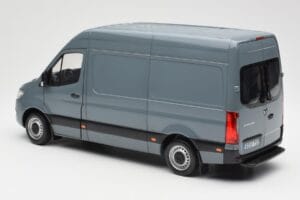 Mercedes Sprinter W907 Niebiesko-Szary Norev 1:18 183423 Metal — zdjęcie 6 z 7